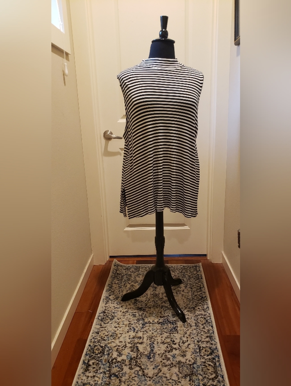 GNW Striped Sleeveless Tunic Top in Black and White